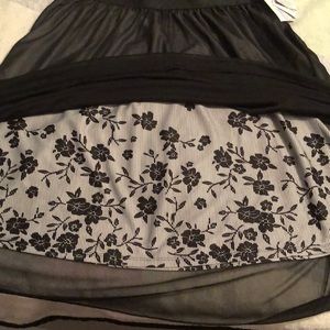 BNWT Lularoe Lola Skirt